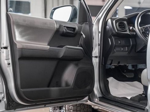 Used 2021 Toyota Tacoma SR image 31