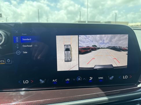 Used 2025 Chevrolet Traverse Z71 w/ Driver Confidence Package image 21