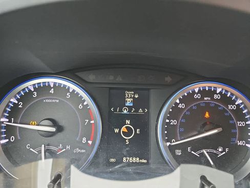 Used 2016 Toyota Highlander XLE image 12