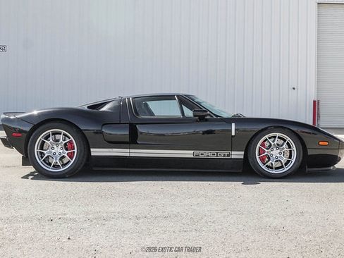 Used 2005 Ford GT image 9