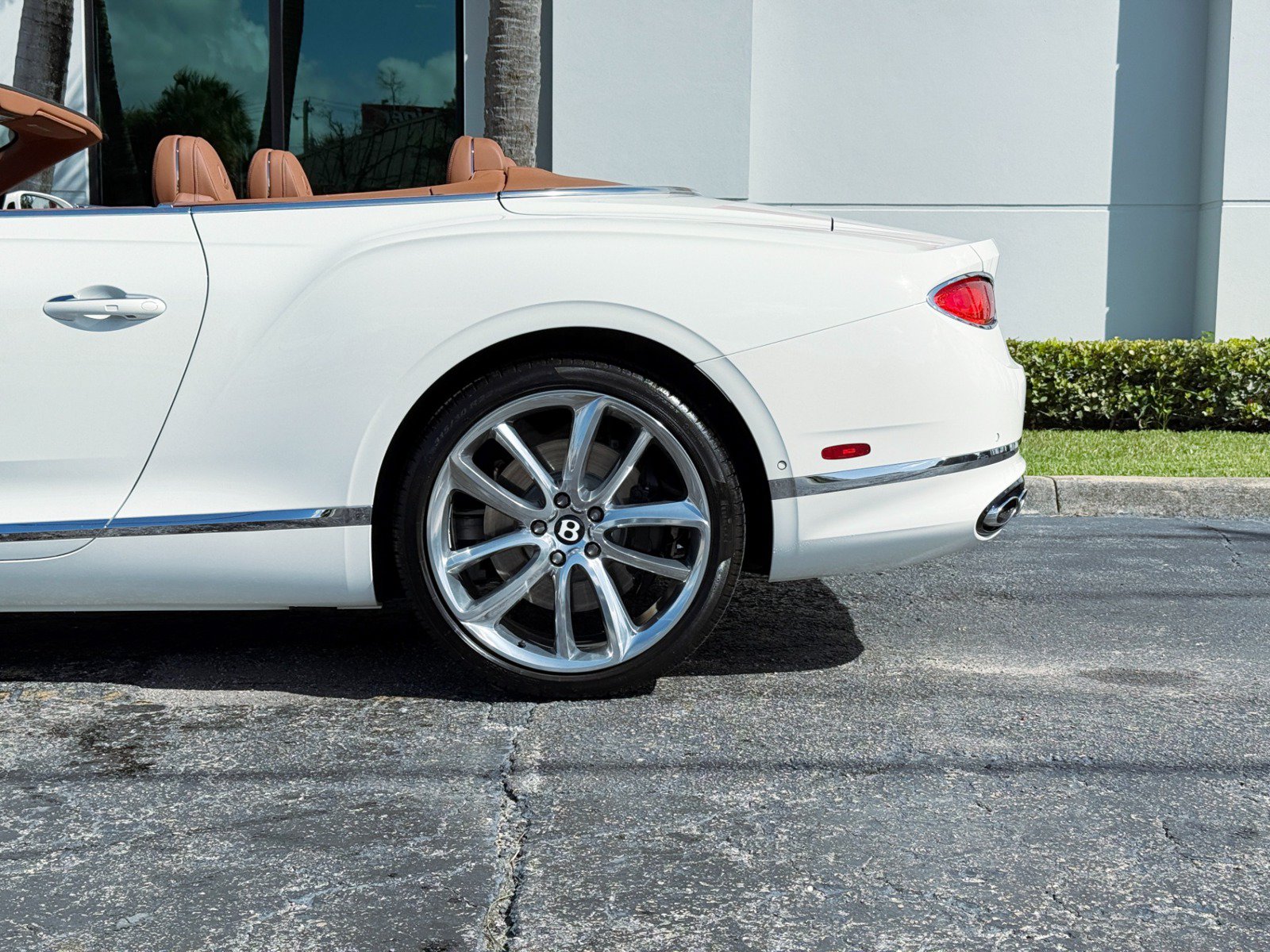Used 2024 Bentley Continental GT V8 AWD/4WD image 19