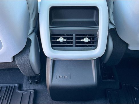 New 2026 Cadillac Lyriq Luxury image 25