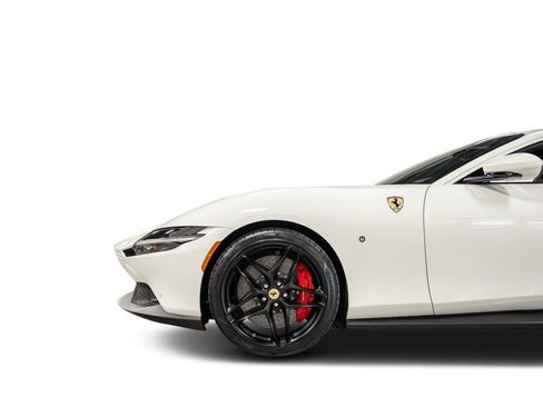 Used 2022 Ferrari Roma image 17