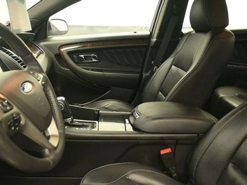 Used 2018 Ford Taurus Limited FWD image 25