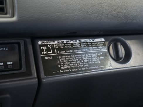 Used 1988 Toyota Pickup Deluxe image 36