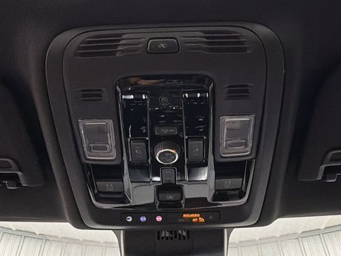 Used 2026 GMC Yukon XL Denali Ultimate AWD/4WD image 33