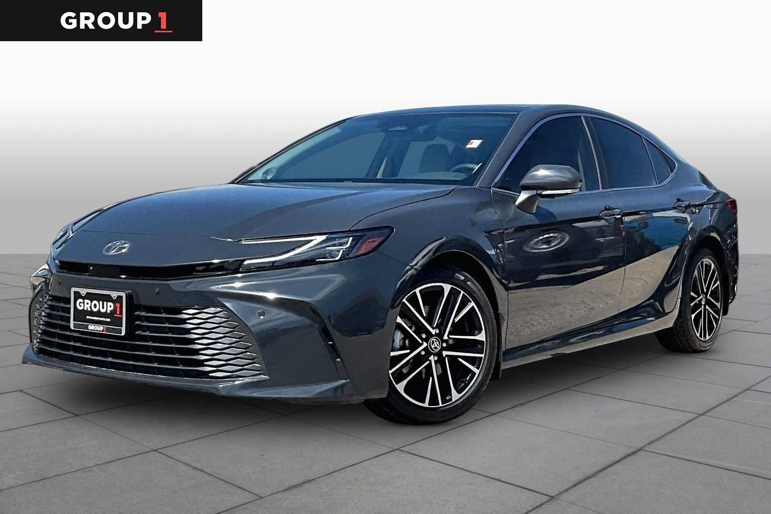 Used 2025 Toyota Camry XLE w/ Premium Plus Package FWD image 1