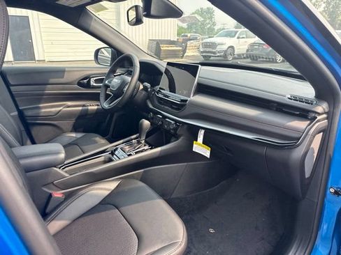 Used 2026 Jeep Compass Trailhawk AWD/4WD image 32