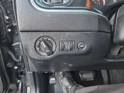 Used 2014 Dodge Charger SXT image 21