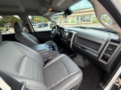 Used 2014 RAM 2500 Tradesman w/ Chrome Appearance Group AWD/4WD image 19