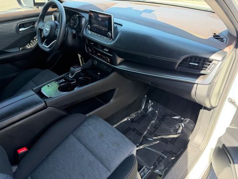 Certified 2023 Nissan Rogue SV image 2