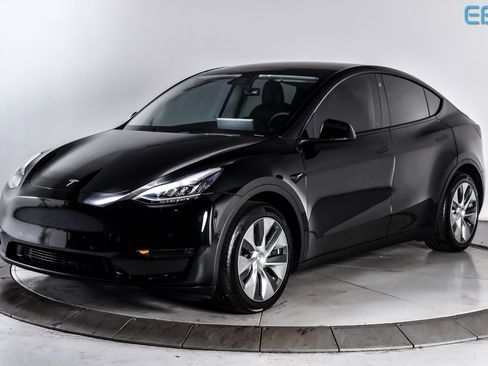 Used 2021 Tesla Model Y Long Range image 2