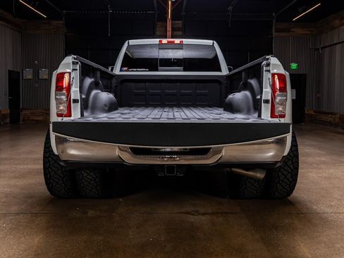 Used 2024 RAM 3500 Tradesman w/ Chrome Appearance Group AWD/4WD image 3