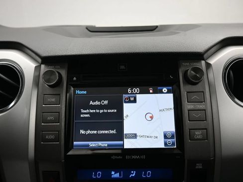 Used 2018 Toyota Tundra Limited w/ Limited Premium Package AWD/4WD image 17