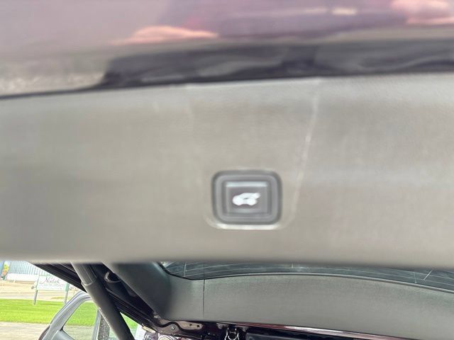 Certified 2023 Chevrolet Traverse High Country AWD/4WD image 22