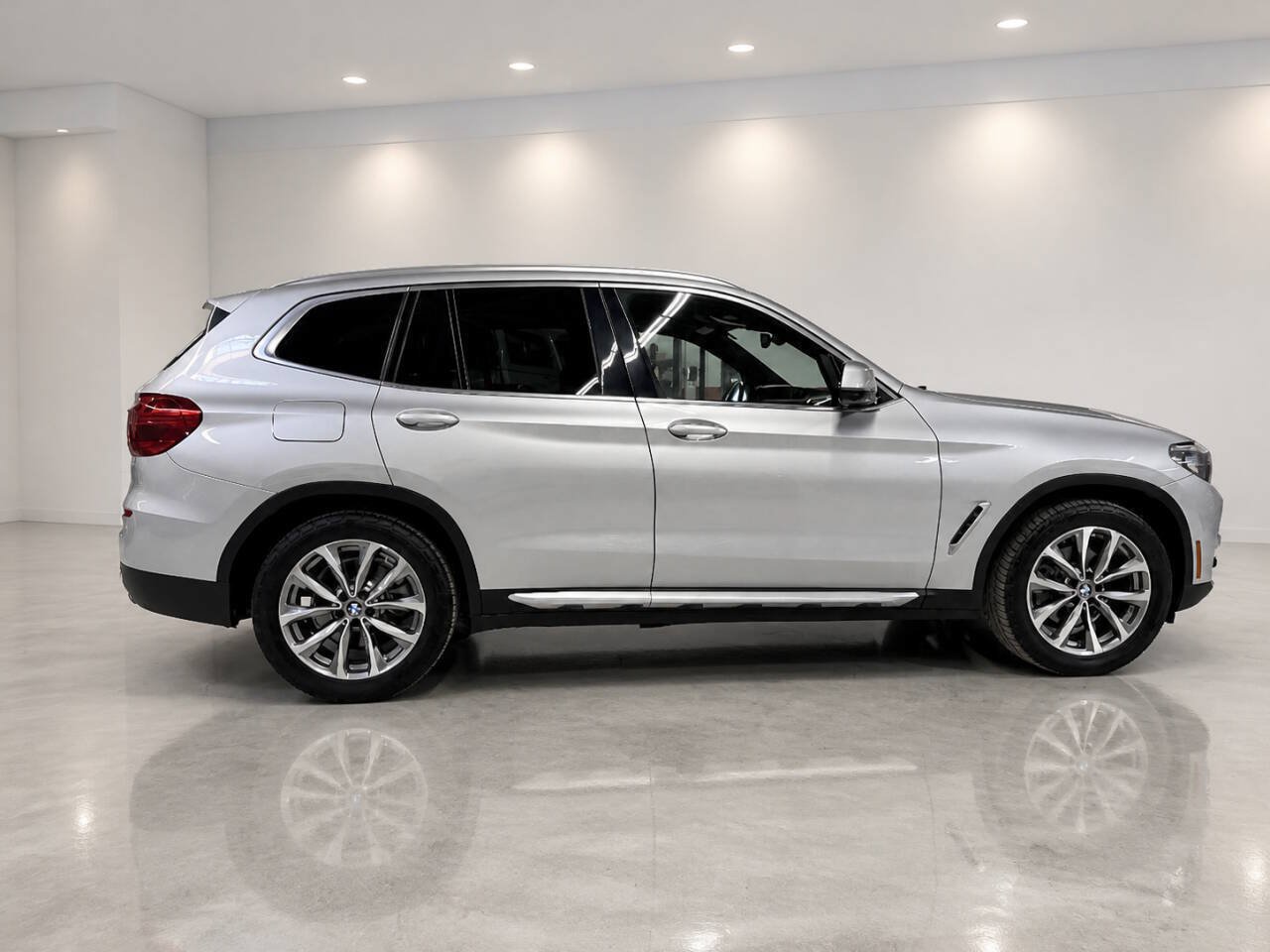 Used 2019 BMW X3 xDrive30i w/ Driving Assistance Package AWD/4WD image 5