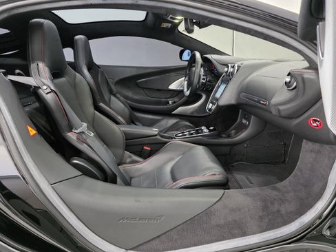 Used 2023 McLaren GT RWD image 17