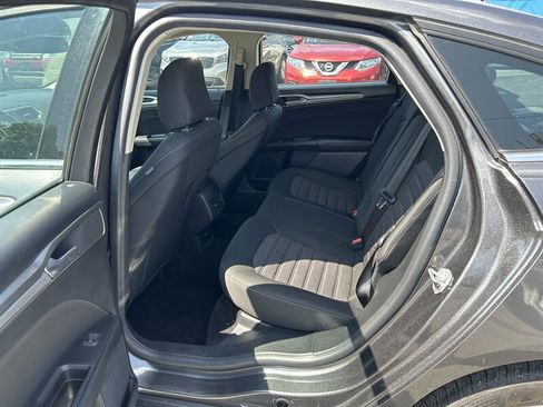 Used 2020 Ford Fusion SE FWD image 10
