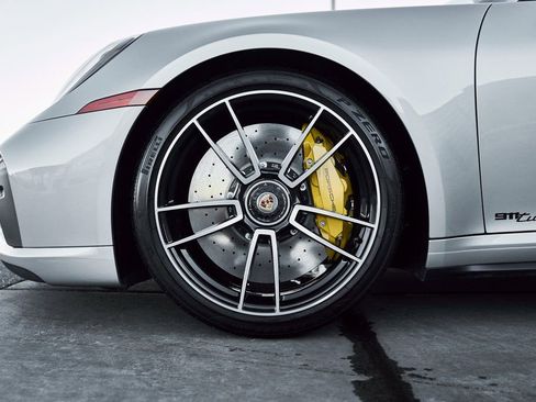 Used 2021 Porsche 911 Turbo S image 3