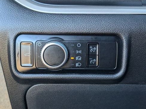 Used 2023 Ford Explorer XLT image 20