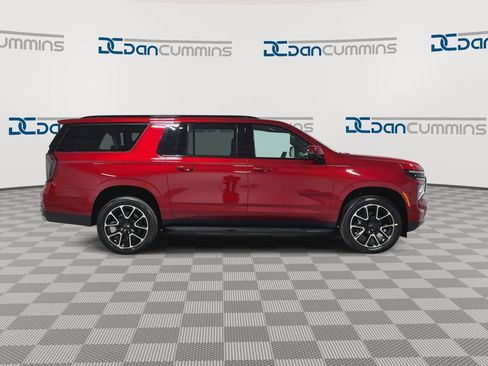 New 2026 Chevrolet Suburban RST w/ Comfort Package AWD/4WD image 9