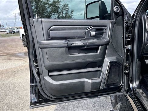 Used 2024 RAM 2500 Limited image 17