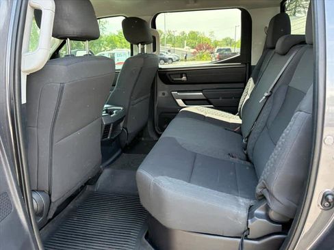 Used 2022 Toyota Tundra SR5 w/ SR5 Convenience Package AWD/4WD image 9