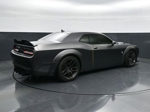 Used 2018 Dodge Challenger SRT Hellcat RWD image 2