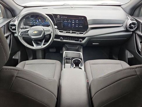 Used 2025 Chevrolet Equinox LT AWD/4WD image 18