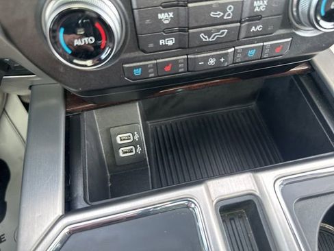 Used 2017 Ford F150 Platinum w/ Equipment Group 701A Luxury image 49