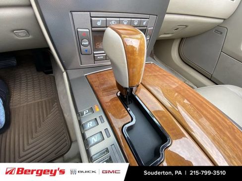 Used 2005 Cadillac XLR RWD image 18