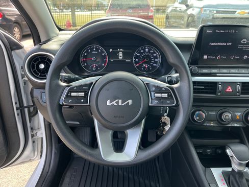 Used 2024 Kia Forte LXS w/ LXS Technology Package image 28