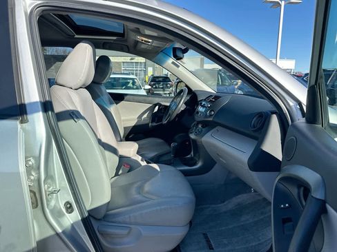 Used 2011 Toyota RAV4 Limited image 27