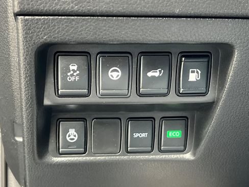 Used 2019 Nissan Rogue SL w/ Premium Package image 34