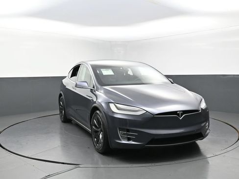 Used 2020 Tesla Model X Long Range AWD/4WD image 2