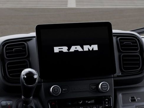 New 2025 RAM ProMaster 2500 w/ Premium Convenience Group FWD image 18