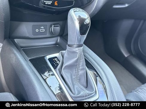 Used 2019 Nissan Rogue SV FWD image 37