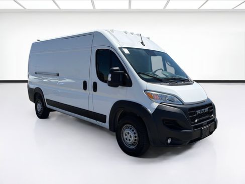 Used 2025 RAM ProMaster 2500 w/ Convenience Group FWD image 3