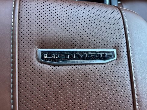 Used 2025 GMC Sierra 2500 Denali Ultimate image 45