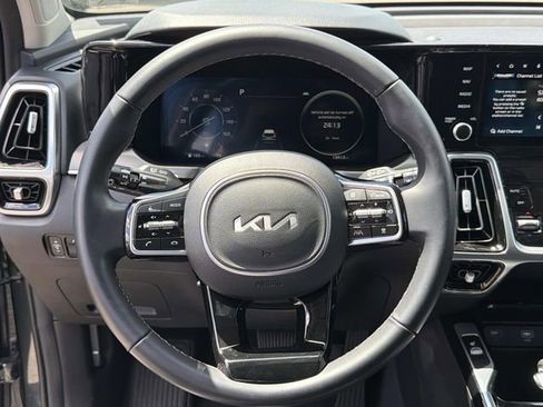 Used 2023 Kia Sorento SX FWD image 19