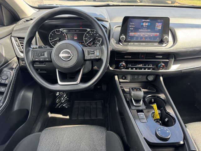 Used 2024 Nissan Rogue SV AWD/4WD image 16