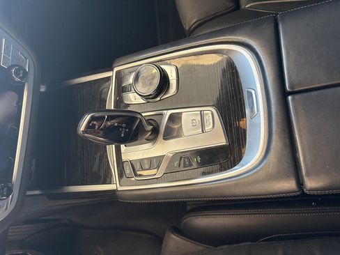 Used 2016 BMW 750i xDrive AWD/4WD image 17