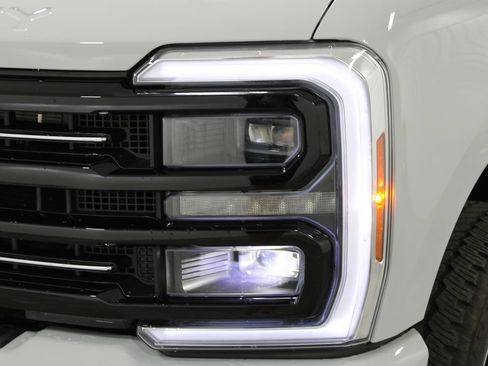 Used 2026 Ford F250 Platinum AWD/4WD image 13