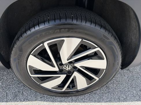 Used 2025 Volkswagen Atlas SE FWD image 31
