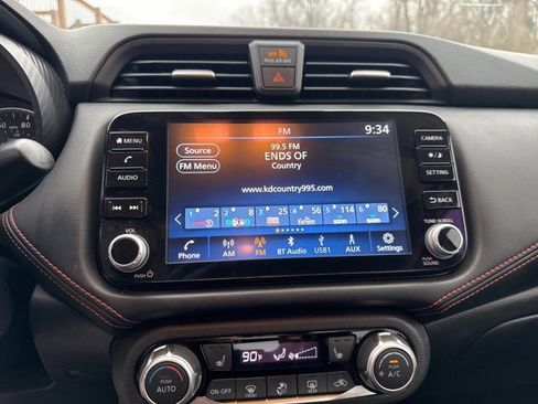 Used 2024 Nissan Versa SR image 25