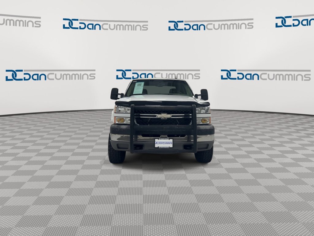 Used 2006 Chevrolet Silverado 2500 LT w/ Heavy-Duty Power Package RWD image 3