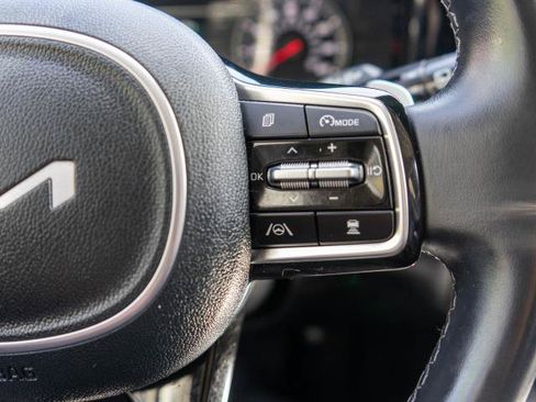 Certified 2023 Kia Sorento EX AWD/4WD image 19