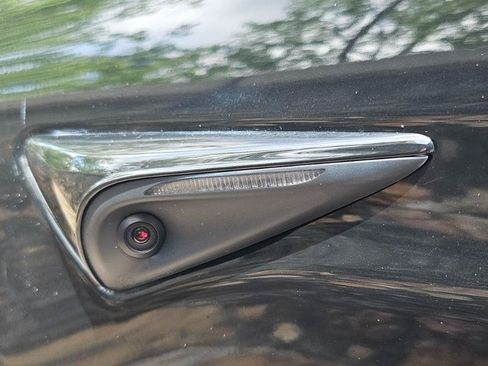 Used 2023 Tesla Model S Plaid AWD/4WD image 34
