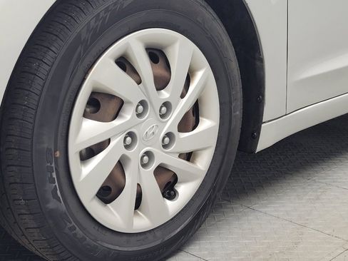 Used 2019 Hyundai Elantra SE w/ Cargo Package FWD image 31