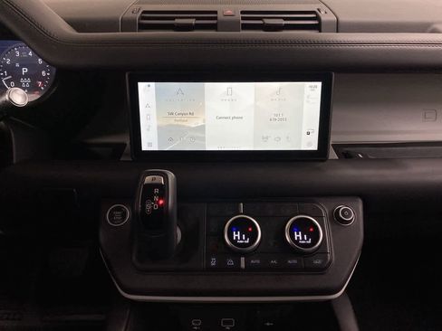 Used 2020 Land Rover Defender 110 HSE image 25